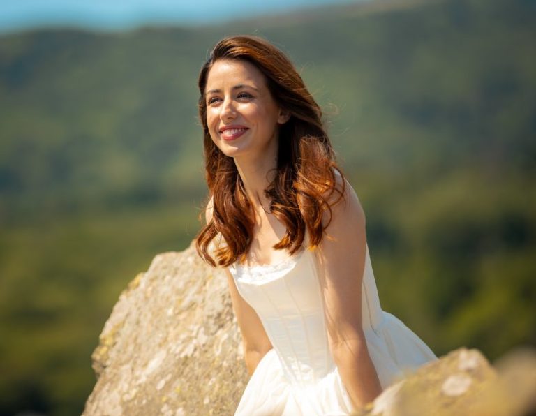 Molly Lynch Brings Maria to Life in Curve’s Festive The Sound of Music